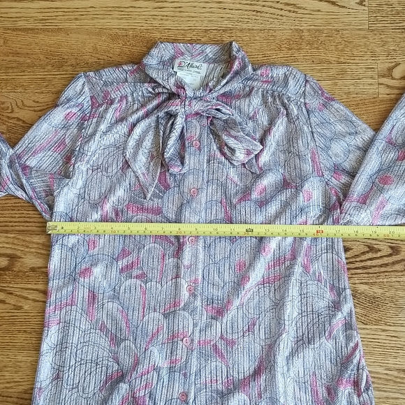 (10) D'Allaird's Made in Canada Vintage Blouse Bow Tie Neck Satin Soft Silky - Picture 6 of 7